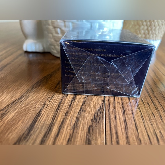 Estée Lauder Double Wear Sheer Flattery Loose Powder- Translucent Soft Glow NWT - Picture 3 of 6